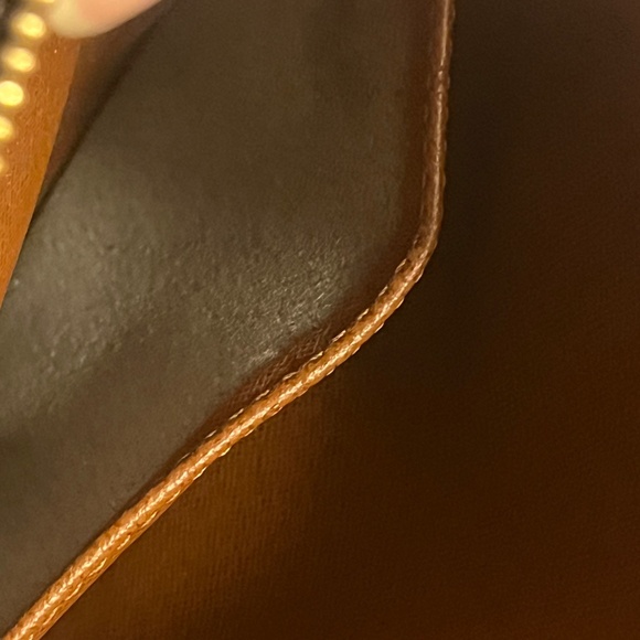 Louis Vuitton Danube Crossbody Bag - Picture 11 of 16